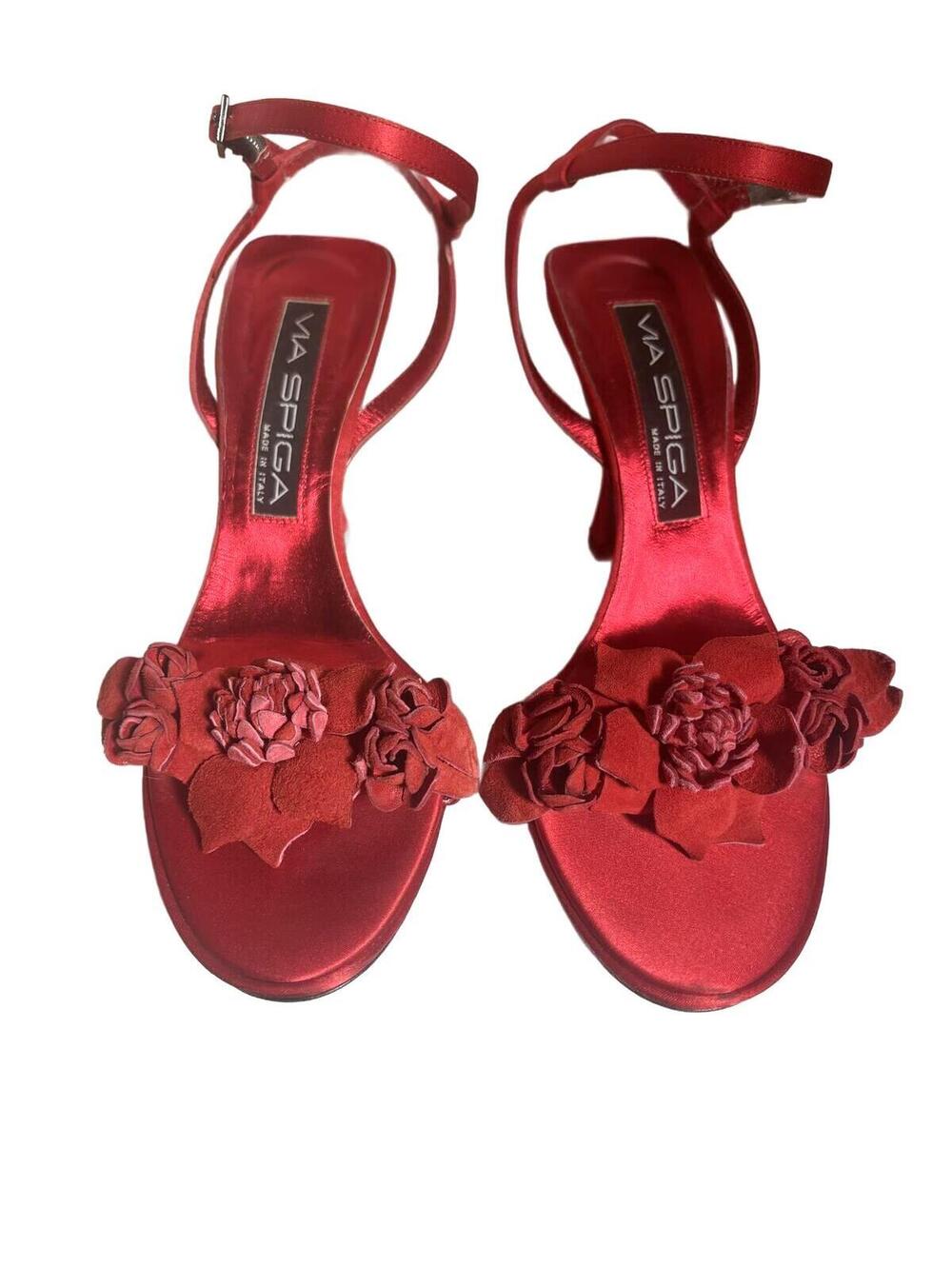 Via Spiga Red Kitten Heel with Leather Floral Accent #feminine #formal #sexy